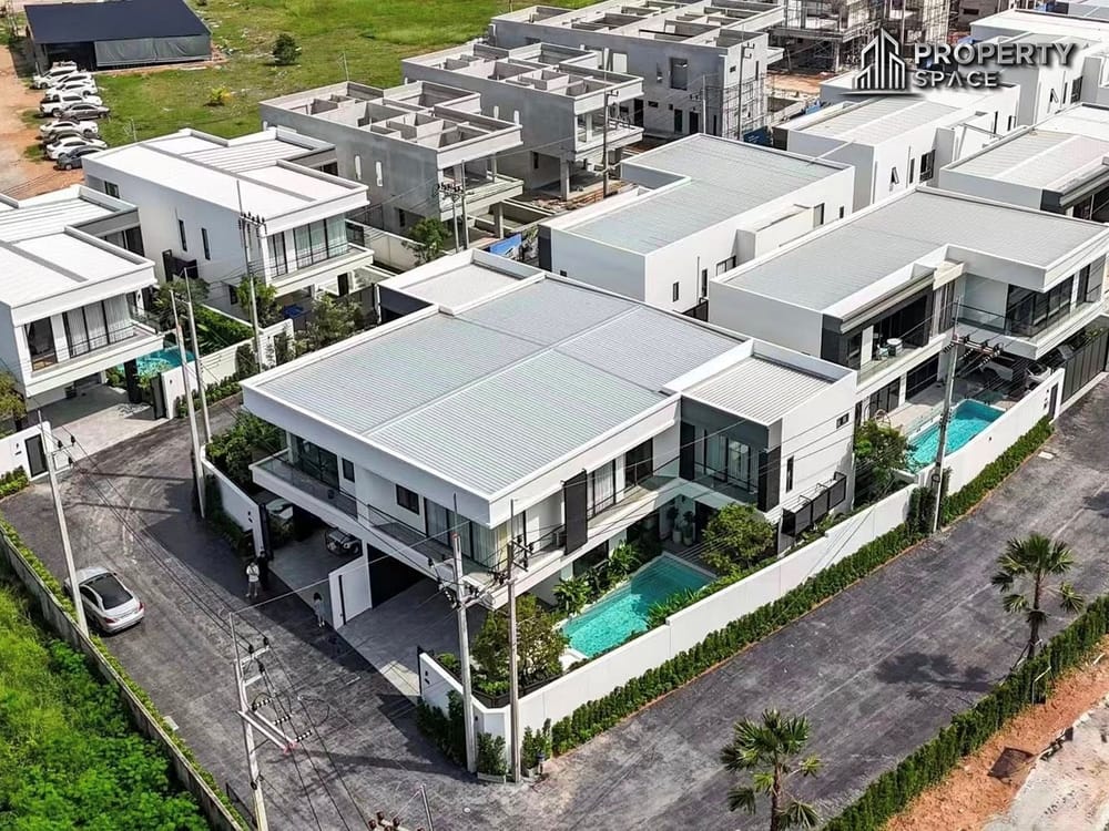 Brand New 4 Bedroom Luxury Pool Villa In South Pattaya For Sale Image 22