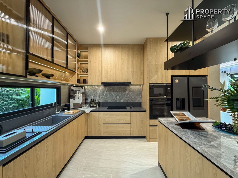 Brand New 4 Bedroom Luxury Pool Villa In South Pattaya For Sale Image 10