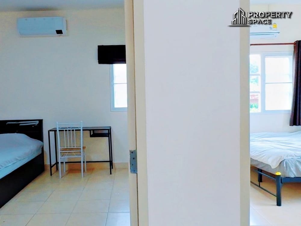 4 Bedroom 2 storey house in East Pattaya For Sale And Rent Image 17