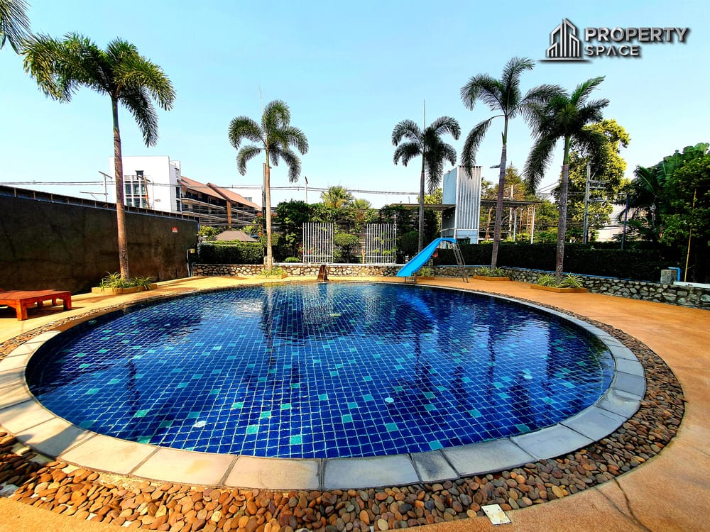 Sea View 2 Bedroom Condo in AD Condo Hyatt For Sale  Image 3