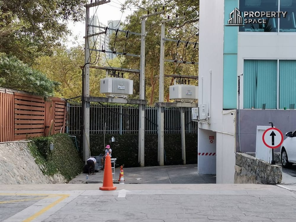 Sea View 2 Bedroom Condo in AD Condo Hyatt For Sale  Image 20