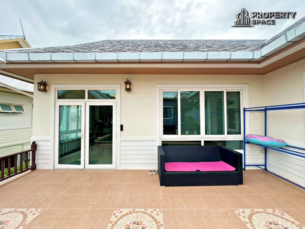 Spacious 6-Bedroom Pool Villa in Amorn Village East Pattaya Image 6