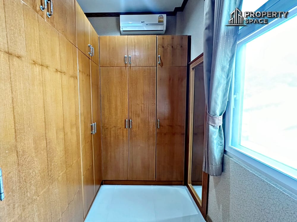 Spacious 6-Bedroom Pool Villa in Amorn Village East Pattaya Image 17