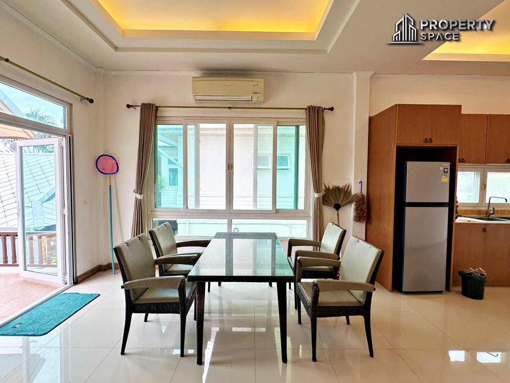Spacious 6-Bedroom Pool Villa in Amorn Village East Pattaya Image 10