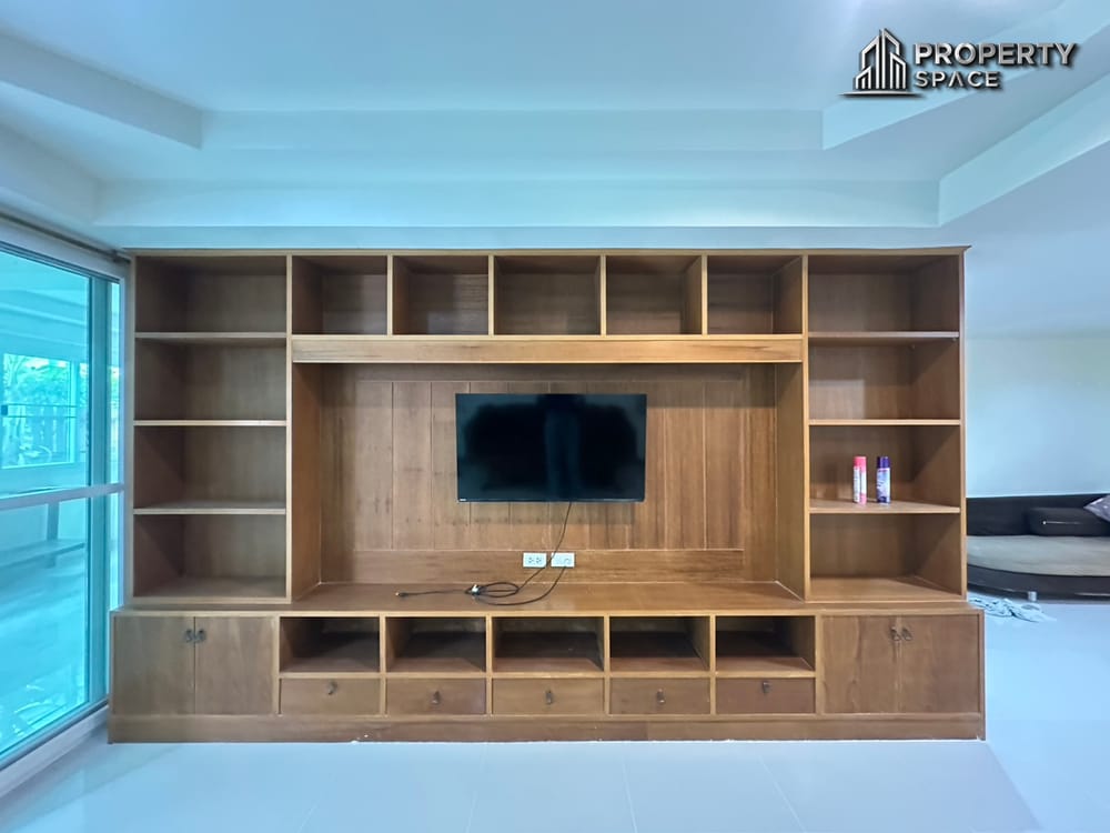 Spacious 6-Bedroom Pool Villa in Amorn Village East Pattaya Image 26