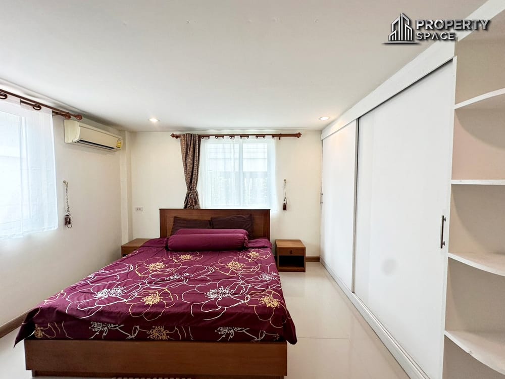 Spacious 6-Bedroom Pool Villa in Amorn Village East Pattaya Image 22