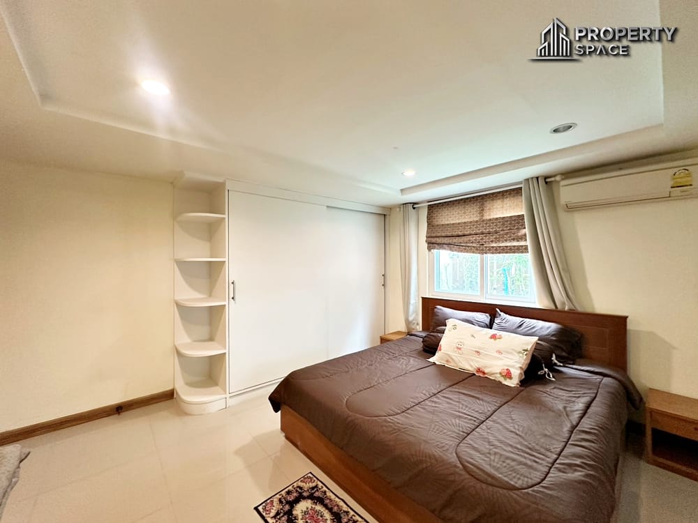 Spacious 6-Bedroom Pool Villa in Amorn Village East Pattaya Image 24