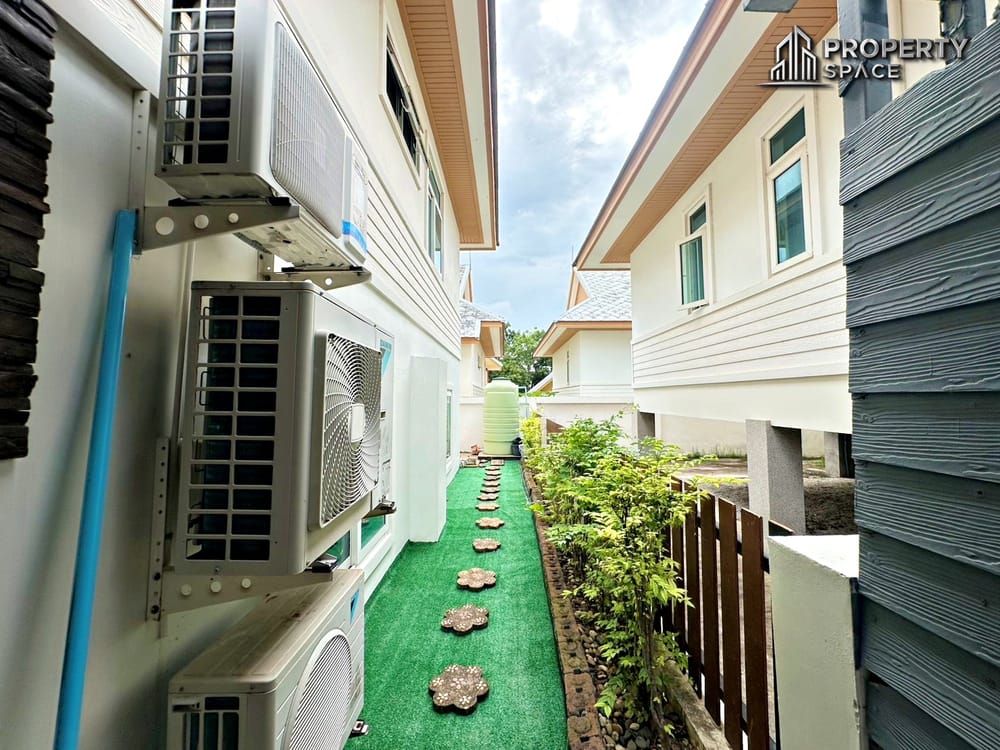 Spacious 6-Bedroom Pool Villa in Amorn Village East Pattaya Image 45