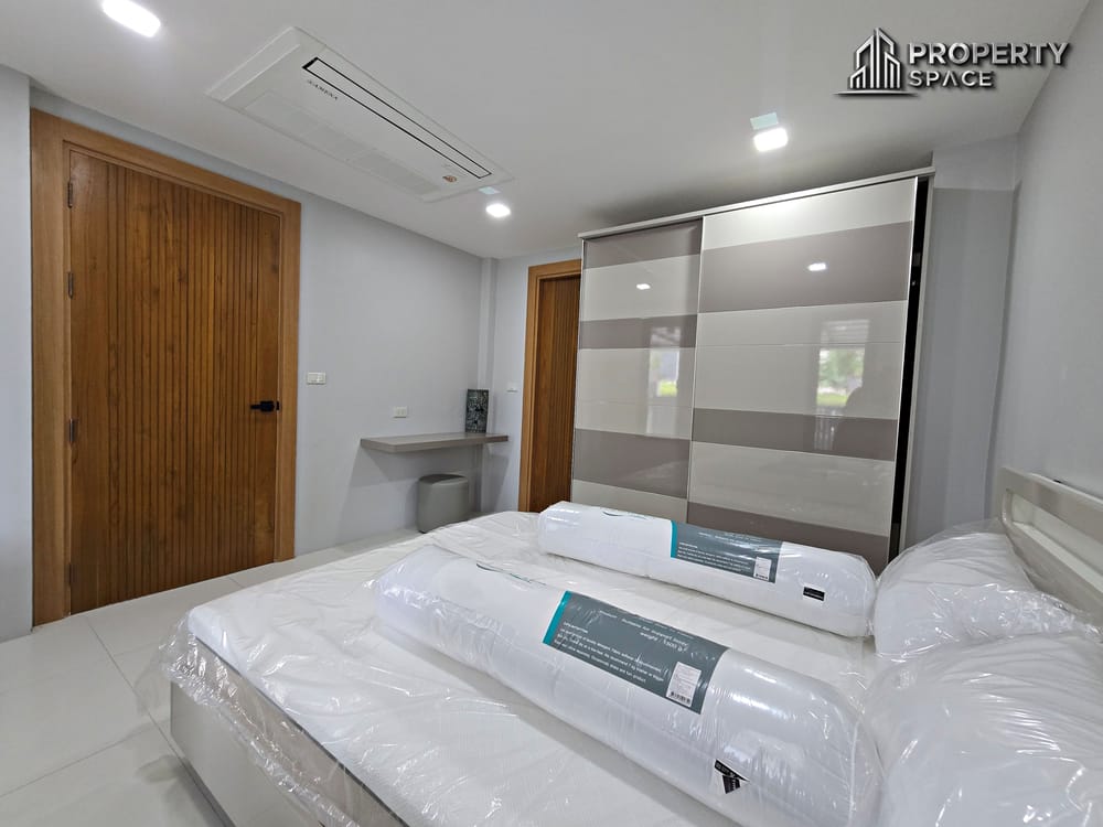 Modern 2 Storey 4 Bedroom Pool Villa In Central Pattaya For Sale  Image 24