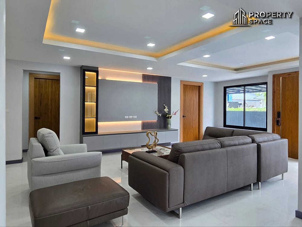 Modern 2 Storey 4 Bedroom Pool Villa In Central Pattaya For Sale  Image 10