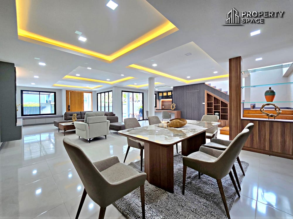 Modern 2 Storey 4 Bedroom Pool Villa In Central Pattaya For Sale  Image 15