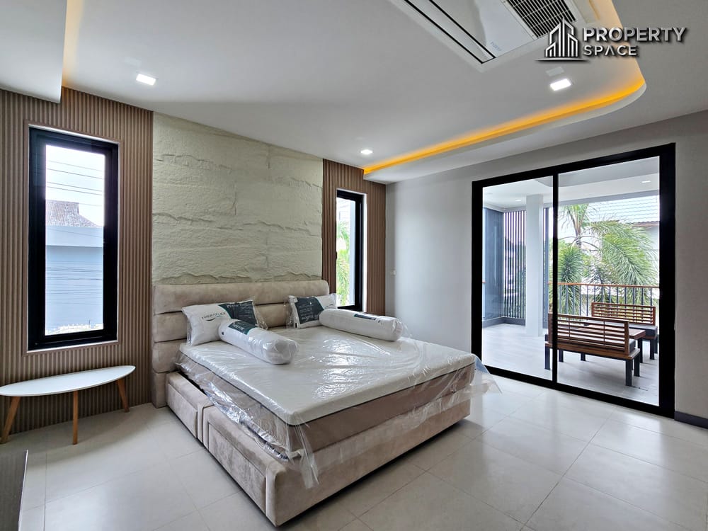 Modern 2 Storey 4 Bedroom Pool Villa In Central Pattaya For Sale  Image 30