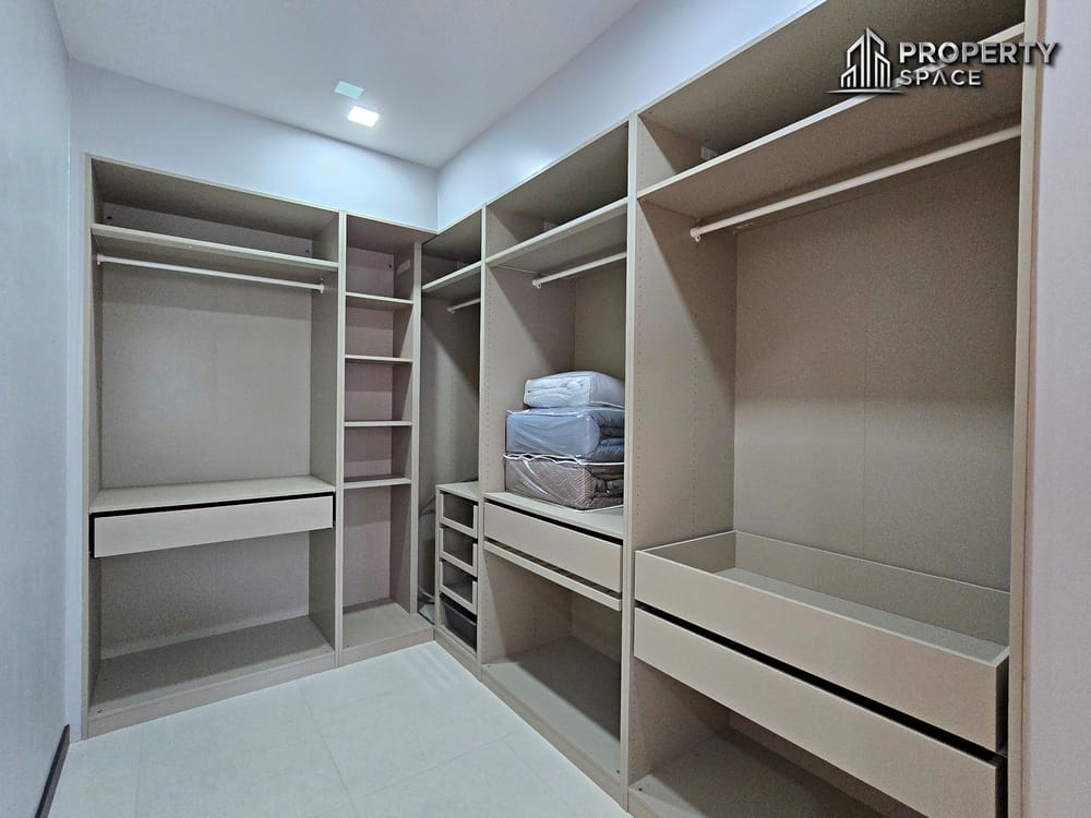 Modern 2 Storey 4 Bedroom Pool Villa In Central Pattaya For Sale  Image 34