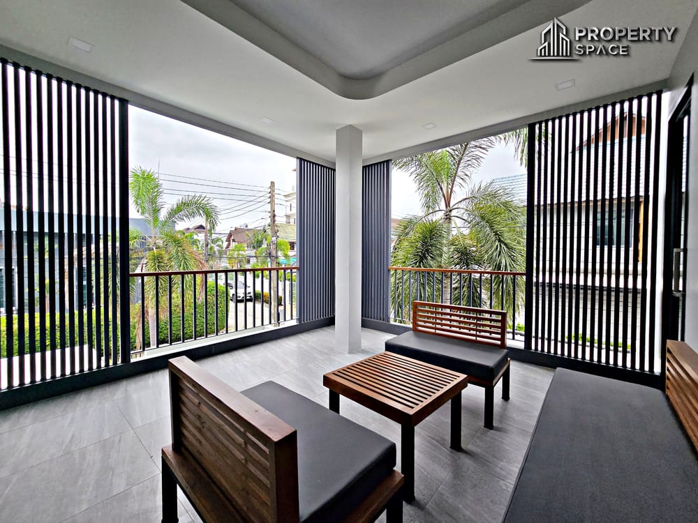 Modern 2 Storey 4 Bedroom Pool Villa In Central Pattaya For Sale  Image 37