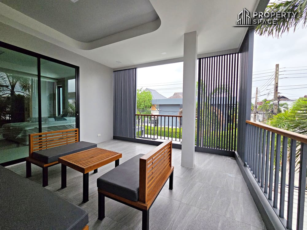 Modern 2 Storey 4 Bedroom Pool Villa In Central Pattaya For Sale  Image 38