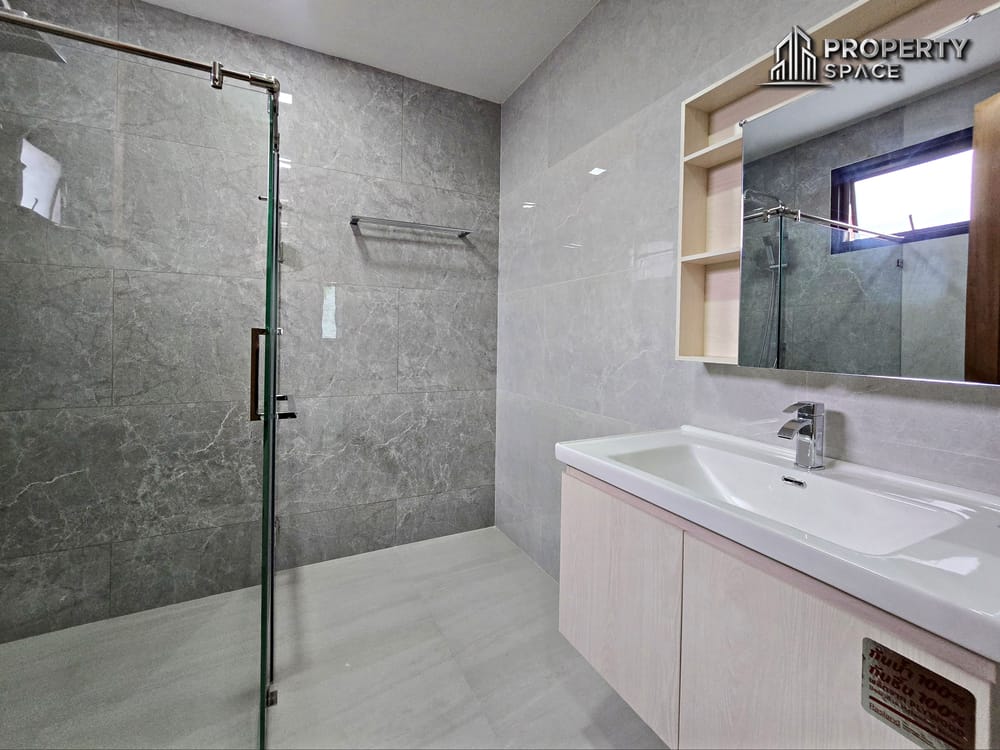 Modern 2 Storey 4 Bedroom Pool Villa In Central Pattaya For Sale  Image 50