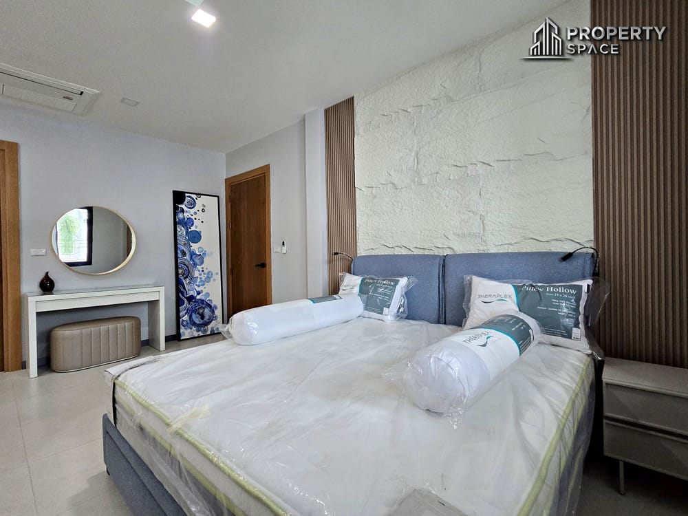 Modern 2 Storey 4 Bedroom Pool Villa In Central Pattaya For Sale  Image 46