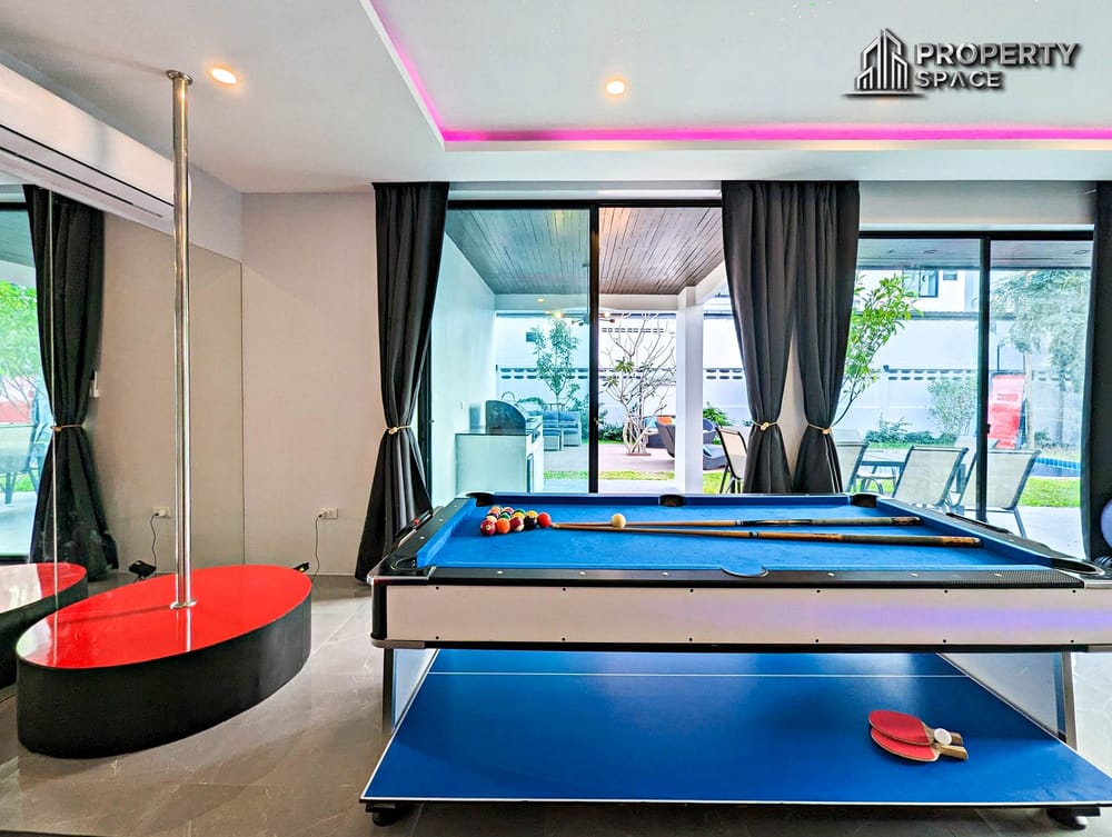 Luxurious 7 Bedroom Pool Villa In Khao Talo Pattaya For Rent Image 10