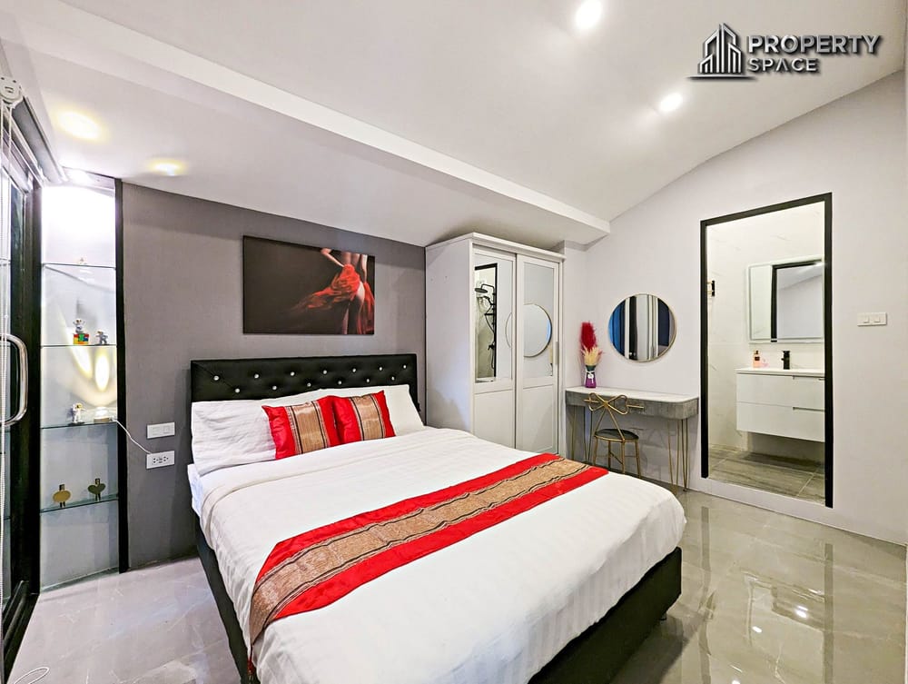 Luxurious 7 Bedroom Pool Villa In Khao Talo Pattaya For Rent Image 17