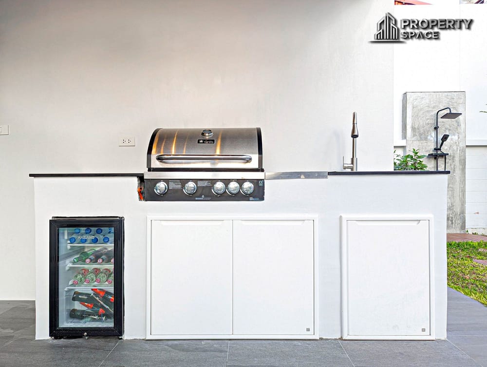 Luxurious 7 Bedroom Pool Villa In Khao Talo Pattaya For Rent Image 6