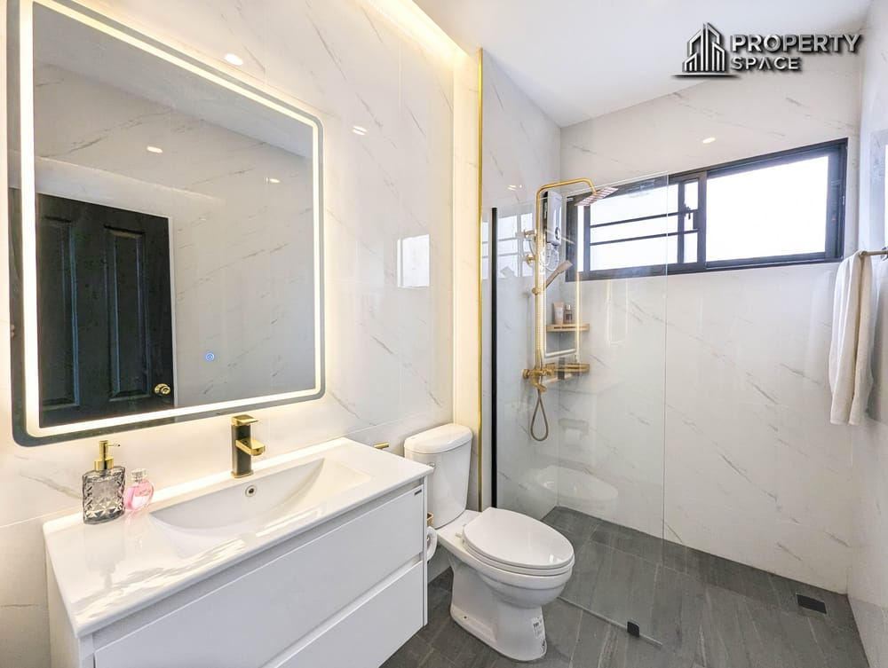 Luxurious 7 Bedroom Pool Villa In Khao Talo Pattaya For Rent Image 25