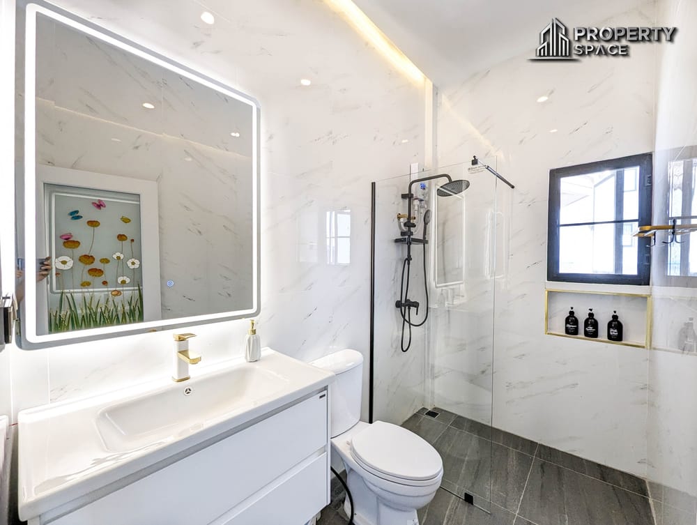 Luxurious 7 Bedroom Pool Villa In Khao Talo Pattaya For Rent Image 29