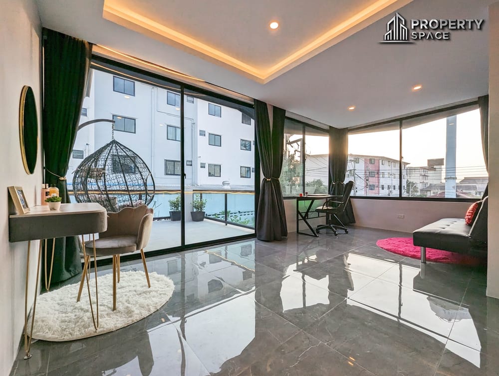 Luxurious 7 Bedroom Pool Villa In Khao Talo Pattaya For Rent Image 15