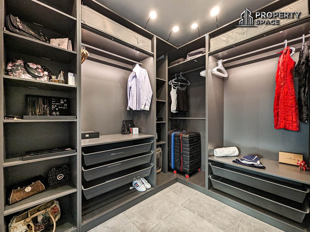 Luxurious 7 Bedroom Pool Villa In Khao Talo Pattaya For Rent Image 14