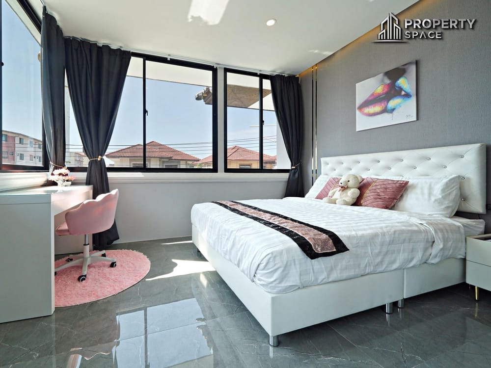 Luxurious 7 Bedroom Pool Villa In Khao Talo Pattaya For Rent Image 28