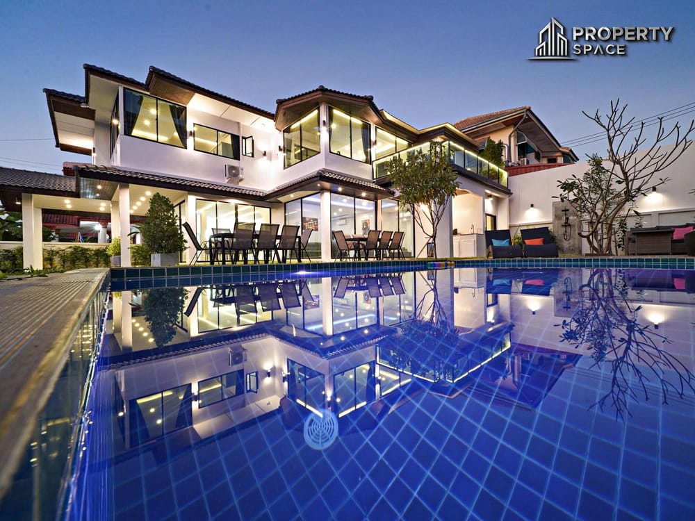 Luxurious 7 Bedroom Pool Villa In Khao Talo Pattaya For Rent Image 1