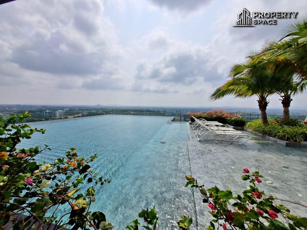 Sea View 1 Bedroom Luxury Condo With Jacuzzi In Riviera Monaco Pattaya Image 4