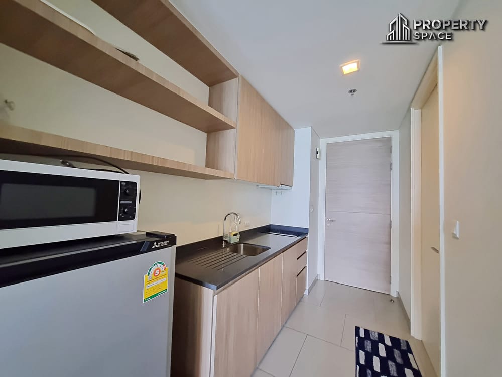 Beachfront Sea View Studio In The Zire Wongamat Condo For Rent Image 15