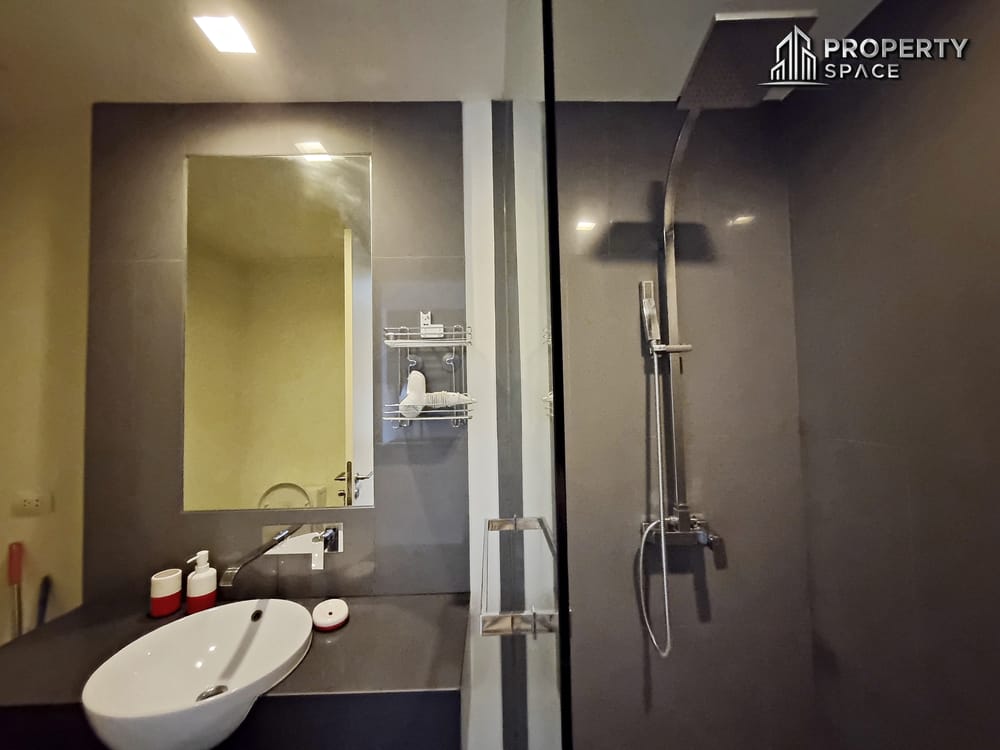 Beachfront Sea View Studio In The Zire Wongamat Condo For Rent Image 17