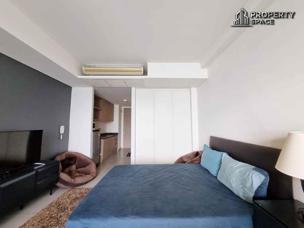 Beachfront Sea View Studio In The Zire Wongamat Condo For Rent Image 13