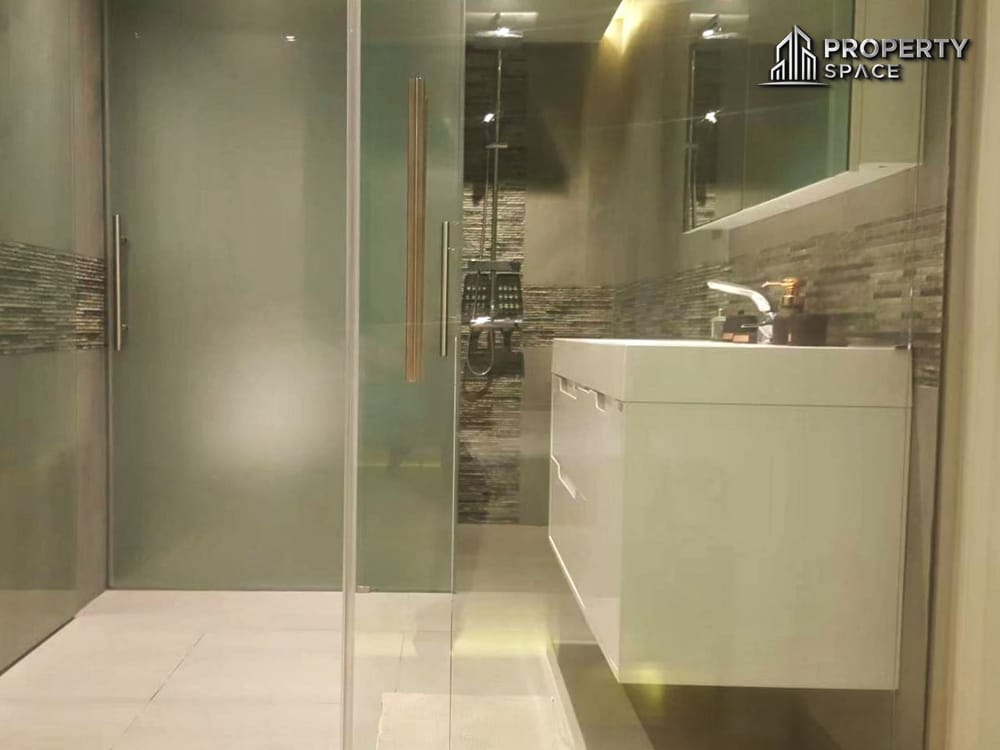 Beachfront Beautiful Sea View 1 Bedroom Condo In The Sands Condo Pratumnak Image 13