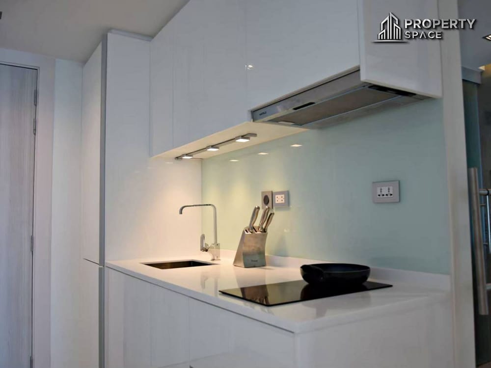 Beachfront Beautiful Sea View 1 Bedroom Condo In The Sands Condo Pratumnak Image 11