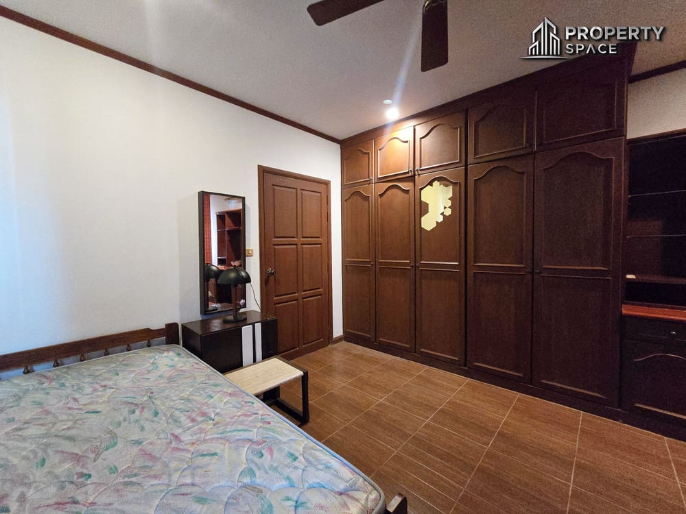 Pet Friendly 3 Bedroom Villa With Outdoor Jacuzzi In Paradise Villa 1 Pattaya Image 38