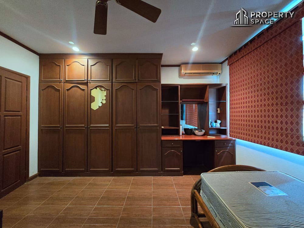 Pet Friendly 3 Bedroom Villa With Outdoor Jacuzzi In Paradise Villa 1 Pattaya Image 39