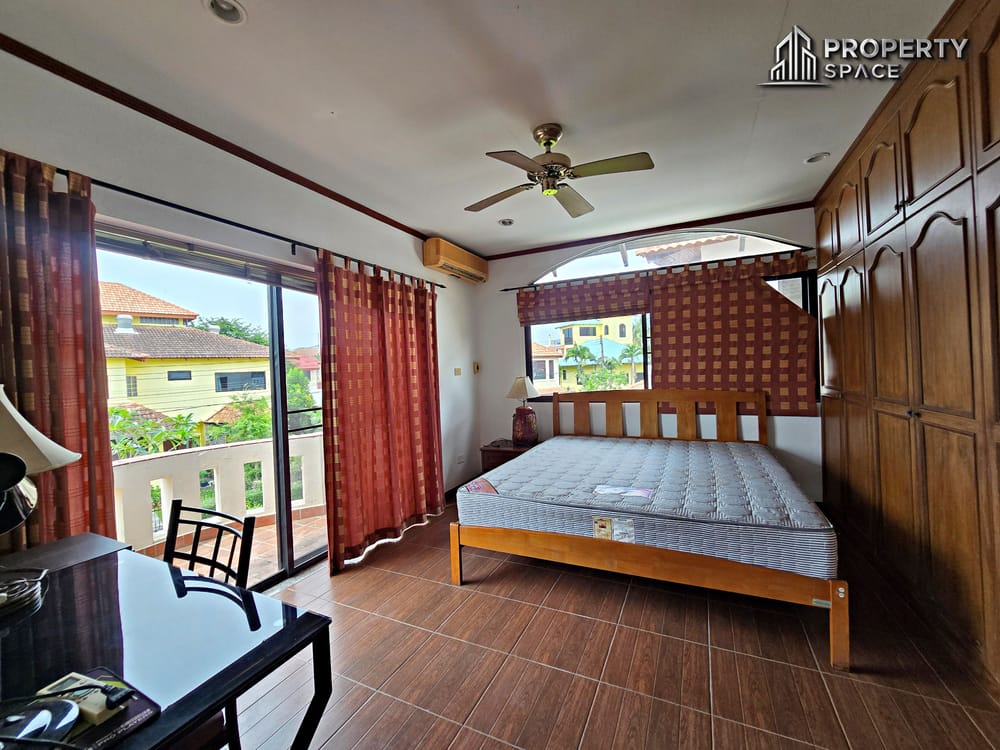 Pet Friendly 3 Bedroom Villa With Outdoor Jacuzzi In Paradise Villa 1 Pattaya Image 32