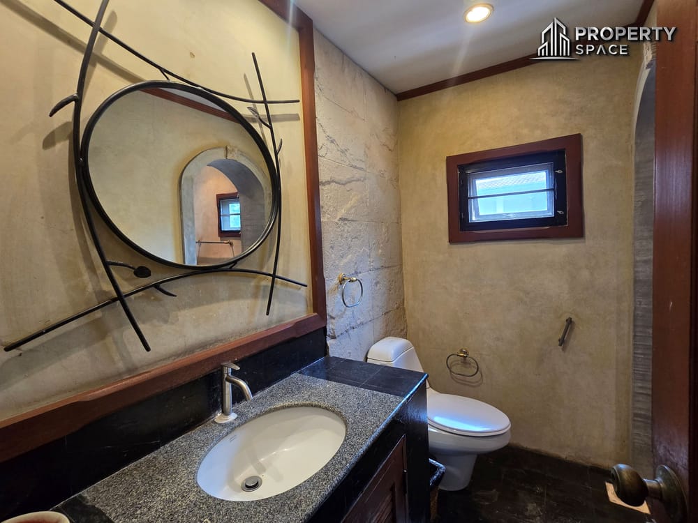 Pet Friendly 3 Bedroom Villa With Outdoor Jacuzzi In Paradise Villa 1 Pattaya Image 11