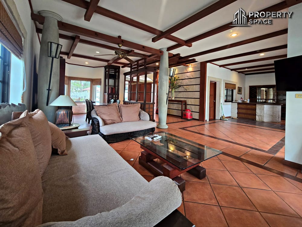 Pet Friendly 3 Bedroom Villa With Outdoor Jacuzzi In Paradise Villa 1 Pattaya Image 7