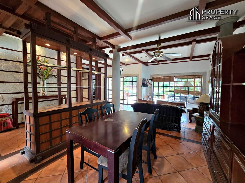 Pet Friendly 3 Bedroom Villa With Outdoor Jacuzzi In Paradise Villa 1 Pattaya Image 10