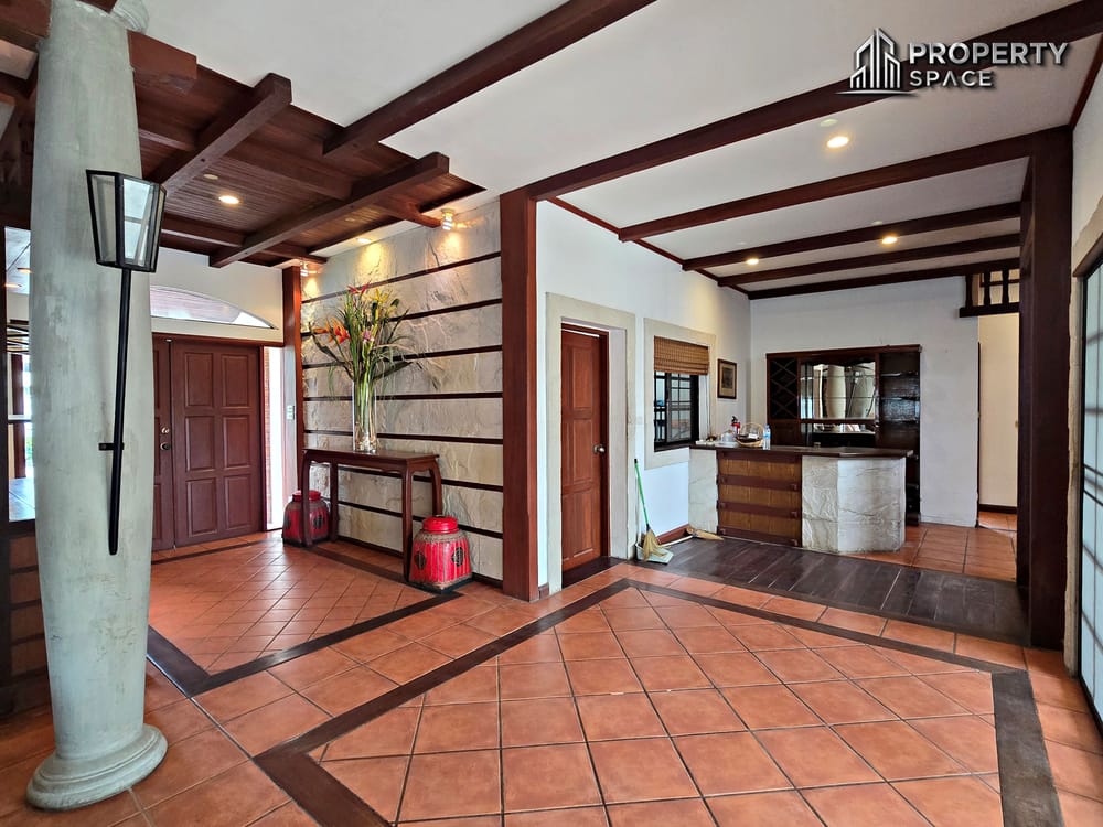 Pet Friendly 3 Bedroom Villa With Outdoor Jacuzzi In Paradise Villa 1 Pattaya Image 9