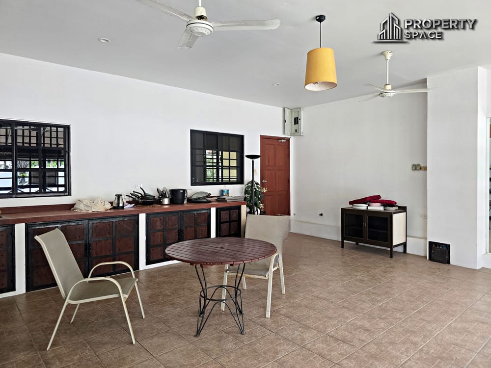 Pet Friendly 3 Bedroom Villa With Outdoor Jacuzzi In Paradise Villa 1 Pattaya Image 40