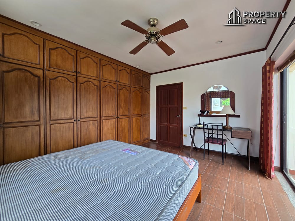 Pet Friendly 3 Bedroom Villa With Outdoor Jacuzzi In Paradise Villa 1 Pattaya Image 35