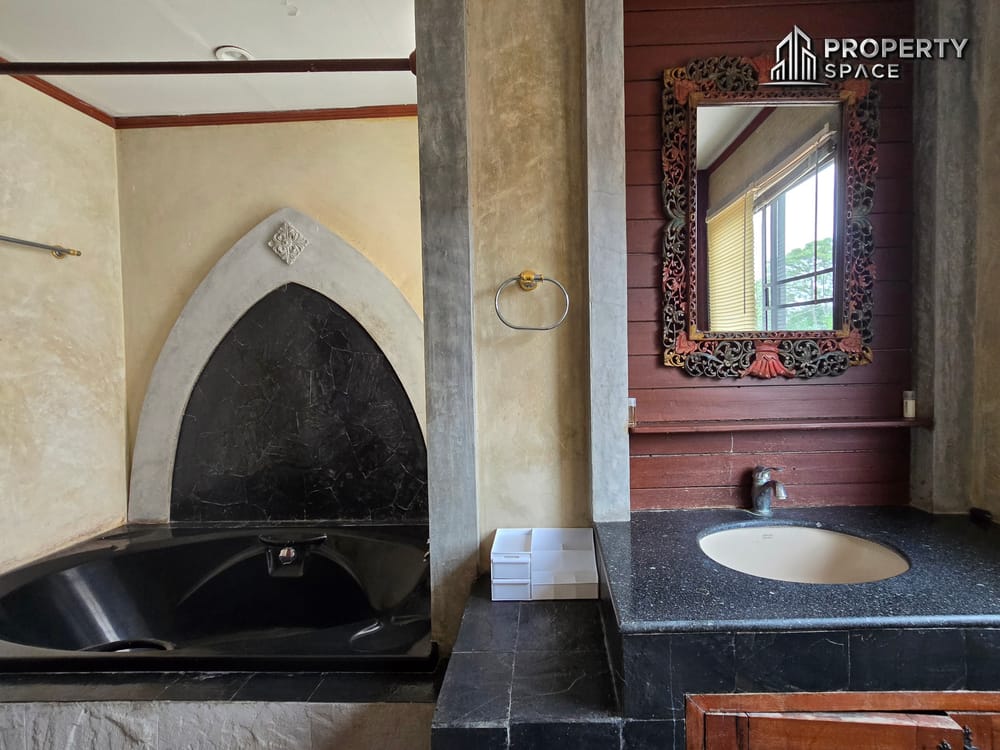 Pet Friendly 3 Bedroom Villa With Outdoor Jacuzzi In Paradise Villa 1 Pattaya Image 30