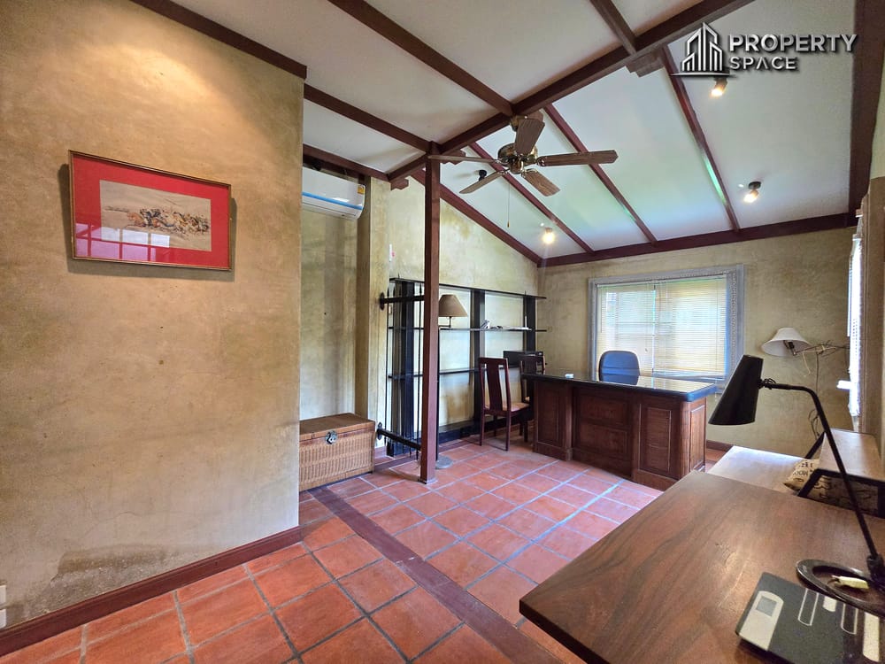 Pet Friendly 3 Bedroom Villa With Outdoor Jacuzzi In Paradise Villa 1 Pattaya Image 15