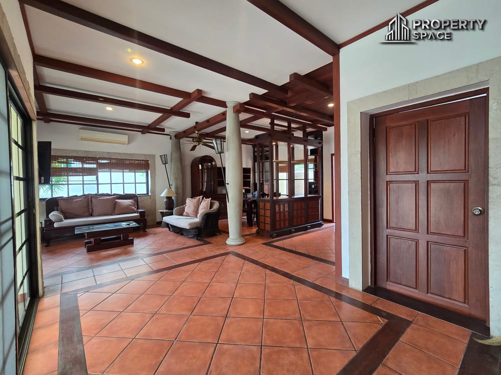 Pet Friendly 3 Bedroom Villa With Outdoor Jacuzzi In Paradise Villa 1 Pattaya Image 8