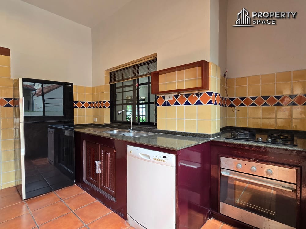 Pet Friendly 3 Bedroom Villa With Outdoor Jacuzzi In Paradise Villa 1 Pattaya Image 17