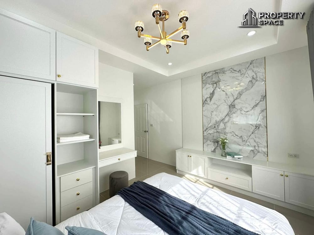 Brand New Modern Single-Detached 3 Bedroom House In East Pattaya Image 10